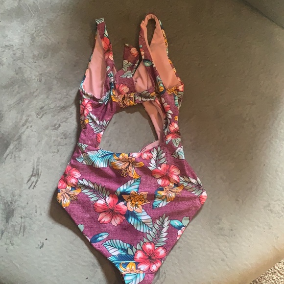 Victoria’s Secret One Piece Swimsuit - Picture 5 of 6